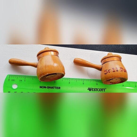 Vintage wooden S&P Shakers, Green Lakes WS - Picture 9 of 12